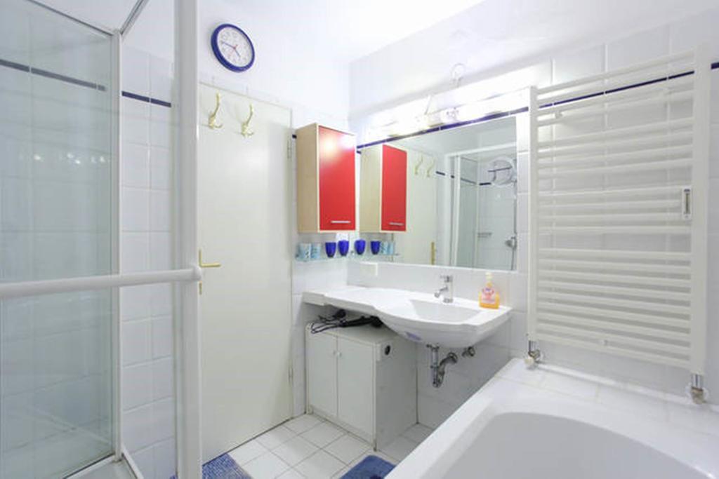 Apartment Mariahilf - 4Rooms4You Vienna Bilik gambar