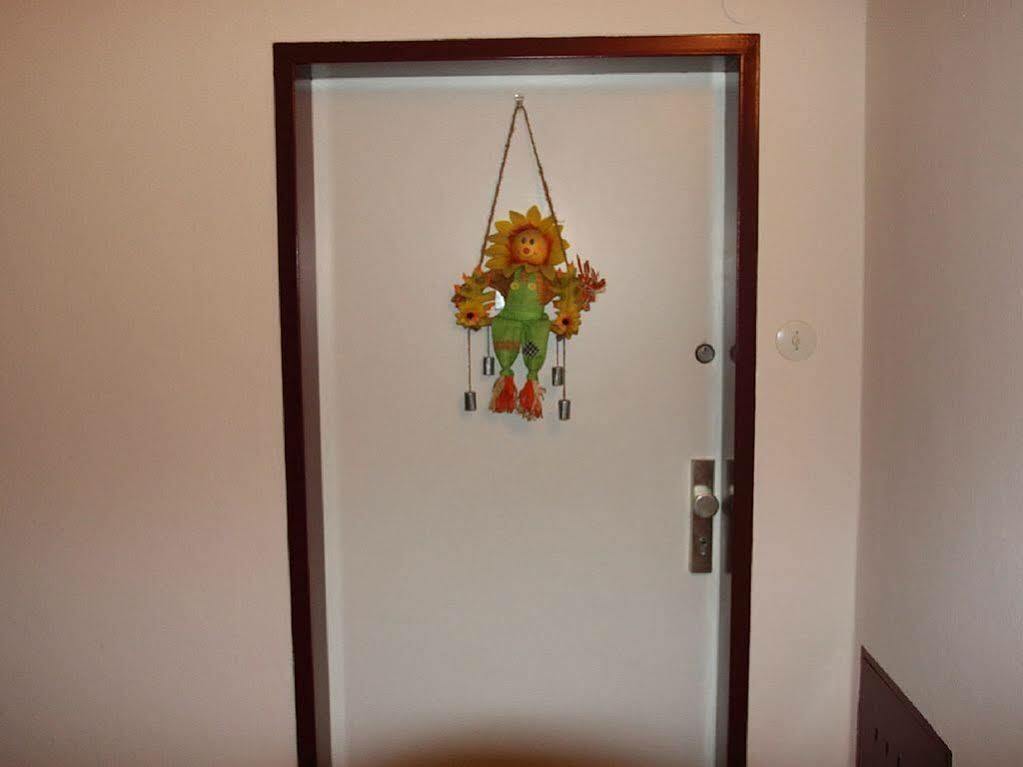 Apartment Mariahilf - 4Rooms4You Vienna Luaran gambar